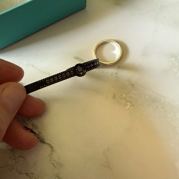 Auth. Tiffany & Co. 1837 Concave Narrow Band Ring size 9 - Picture 4 of 5